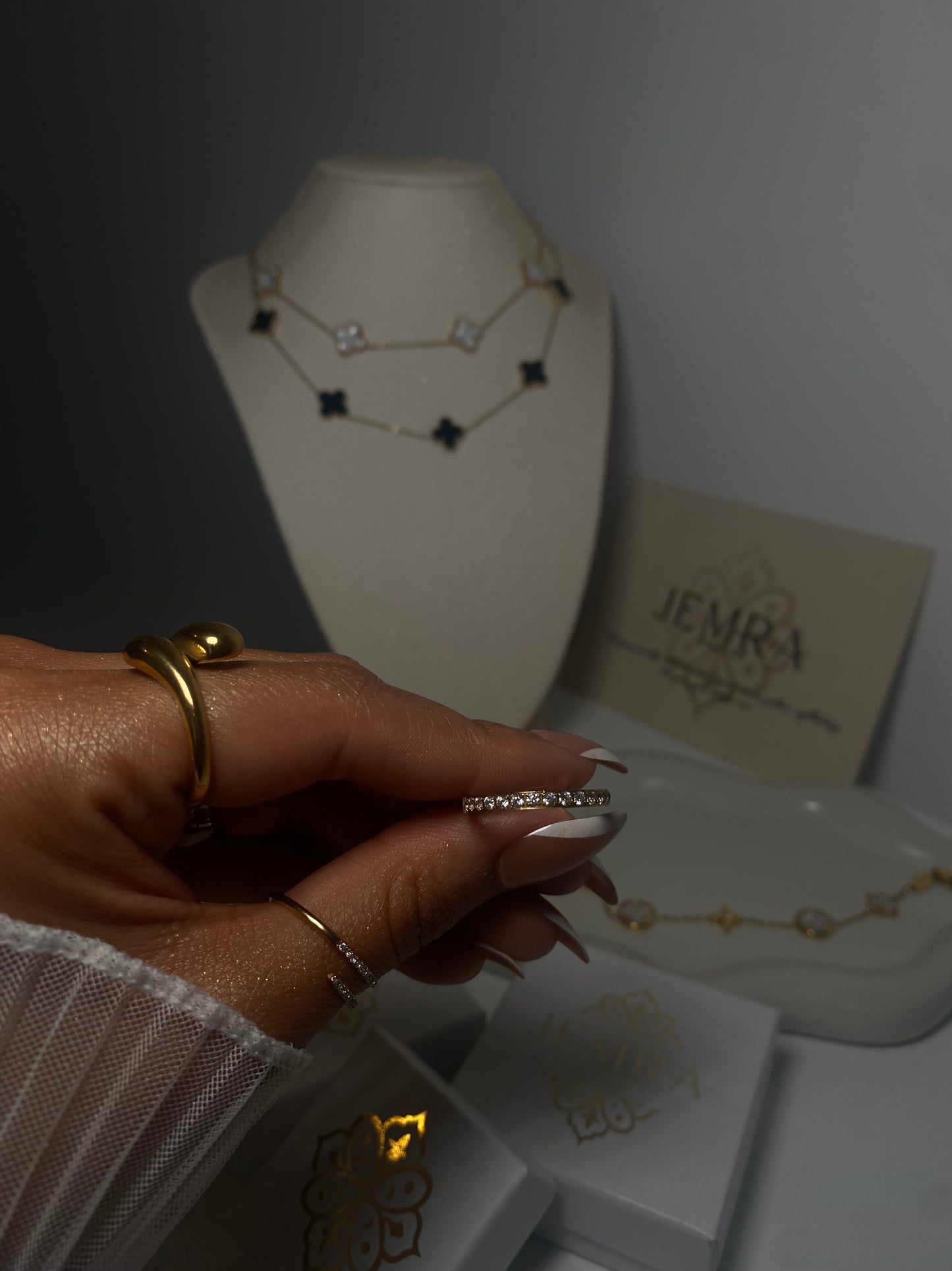 BAGUE NAYA