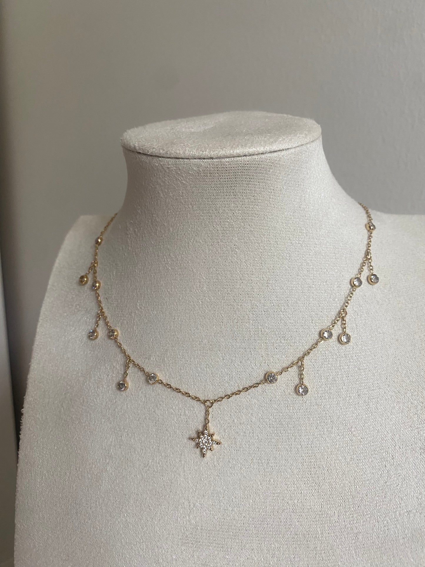 COLLIER STORMI
