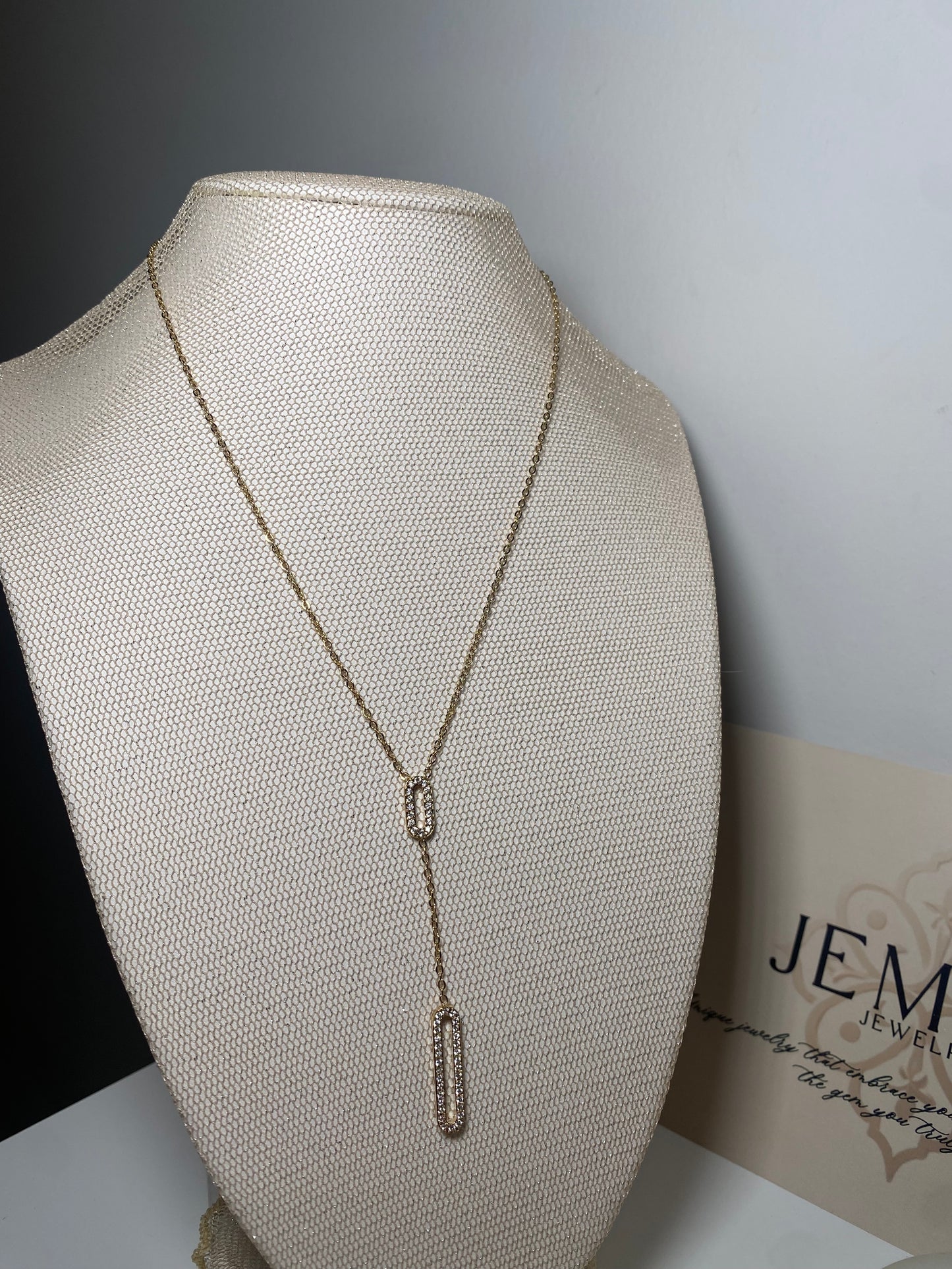 COLLIER SANAH